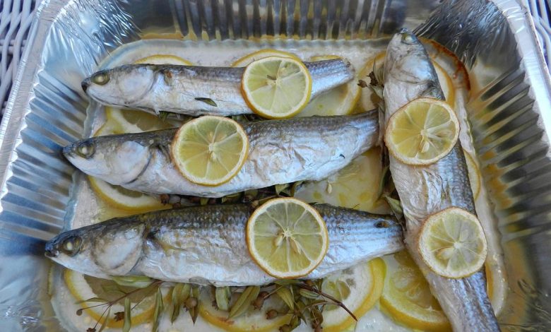 طريقة عمل السمك البوري بالزيت والليمون