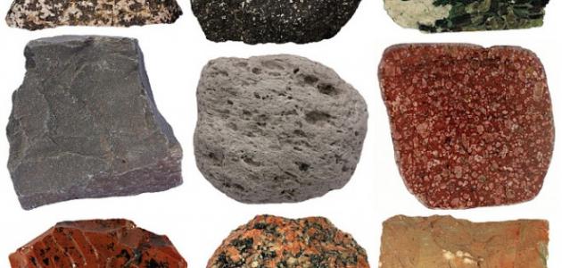 مادة طبيعية غير حية تتشكل الصخور