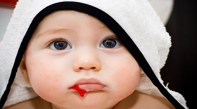 ما هي اسباب خروج الدم من الفم للاطفال