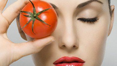 خلطات طبيعية من الطماطم لعلاج المسام الواسعة وتساقط الشعر