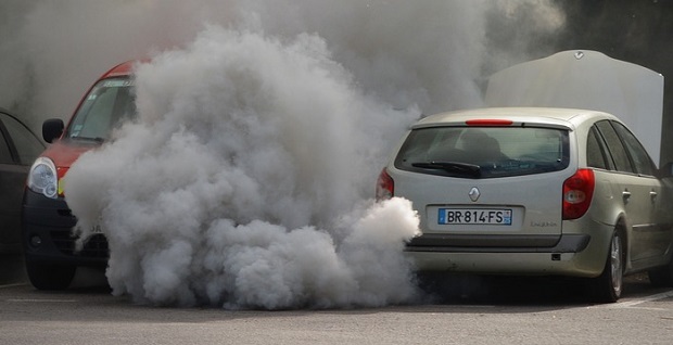 ما هي الغازات المنبعثة من عوادم السيارات