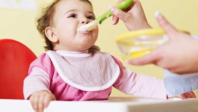مخاطر إضافة الملح والسكر إلى أغذية الرضع