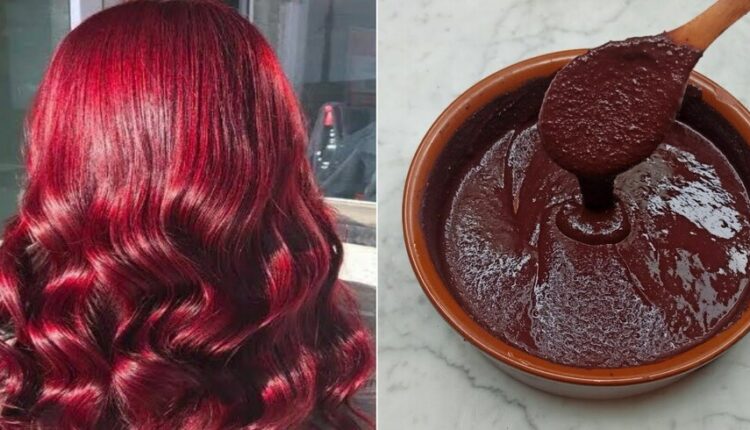 أحضرت لك المزيج الطبيعي المثالي لصبغ الشعر باللون الأحمر اكاجو اللامع