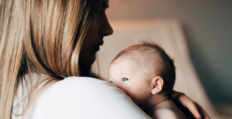 أسباب توقف الأمهات عن الرضاعة الطبيعية