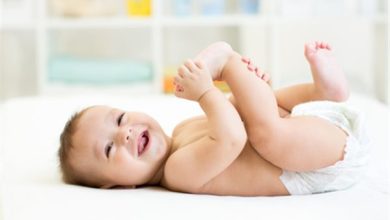التطور الحركي للطفل في الشهر الخامس