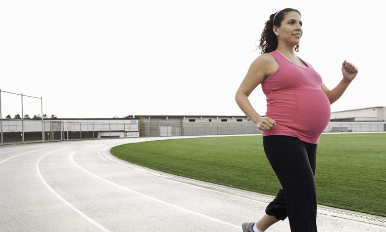 فوائد عديدة للمشي طوال أشهر الحمل