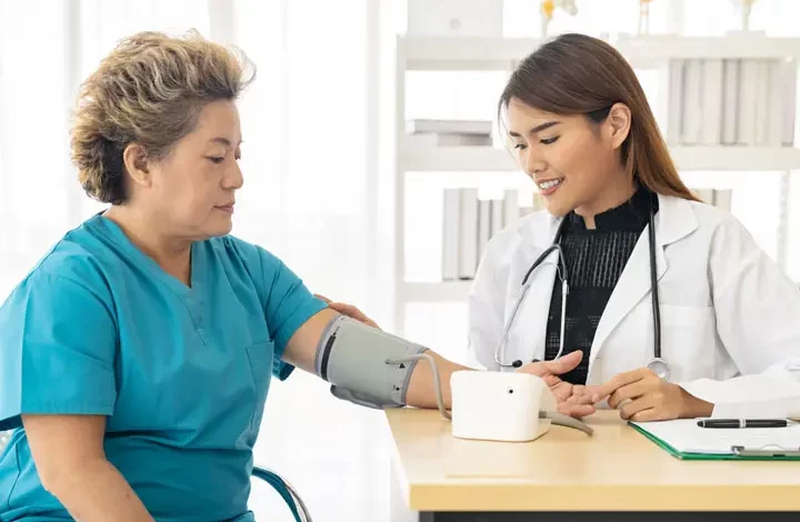 ضغط الدم عند النساء نصائح مهمة تساعد على التعايش مع المرض