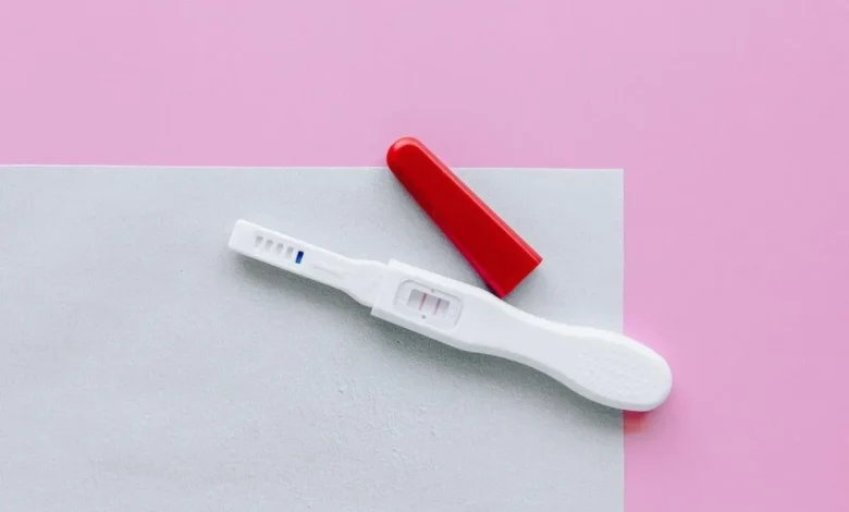 الفترة الزمنية لظهور هرمون الحمل بعد زرع البويضة