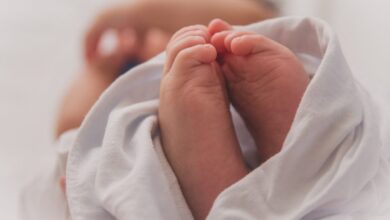 5 من أعراض الولادة المبكرة في الشهر الثامن