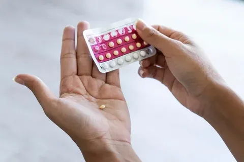 حبوب كليمن وتأثيرها على الهرمونات والدورة الشهرية