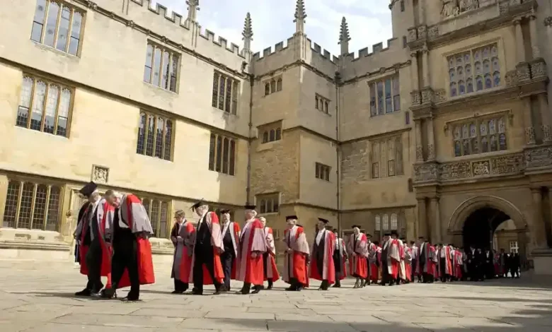 مقارنة بين جامعة كامبريدج وجامعة أكسفورد وأبرز التخصصات العلمية