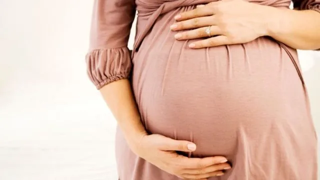 كيف عرفتي أنك حامل بعد استخدام الكلوميد؟ علامات الحمل الأولى بعد العلاج