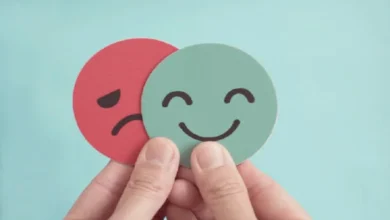 طبيب يشرح للمريض متى يتوجب استخدام مضادات الاكتئاب ومدة العلاج