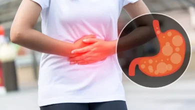 انتفاخ البطن في سن اليأس وأسبابه وطرق التخفيف منه