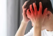 أسباب الصداع أعلى الرأس الأعراض والعلاج ومتى يكون خطيرًا