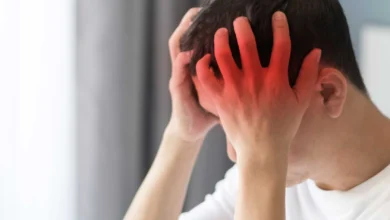 أسباب الصداع أعلى الرأس الأعراض والعلاج ومتى يكون خطيرًا