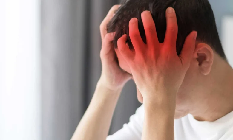 أسباب الصداع أعلى الرأس الأعراض والعلاج ومتى يكون خطيرًا