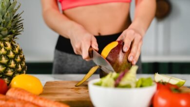 7 أطعمة لتحسين الهضم ودعم صحة الأمعاء وفق طبيب جهاز هضمي